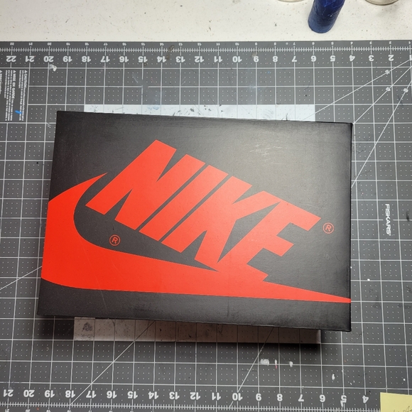 Nike Air Jordan 1 Low OG retro Size 7 youth - Picture 8 of 9